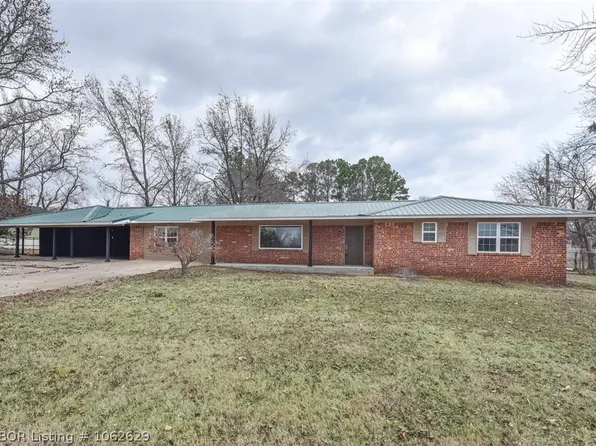 1921 Fisher Rd, Muldrow, OK 74948