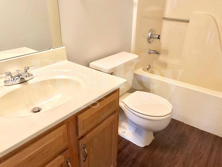 9 Kingsmont Ct — Photo 8