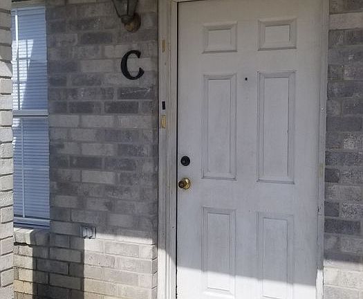 3rd image of 3207 Hereford Ln APT C