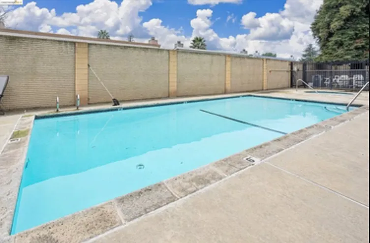 7283 Florin Mall Dr #14 — Photo 13