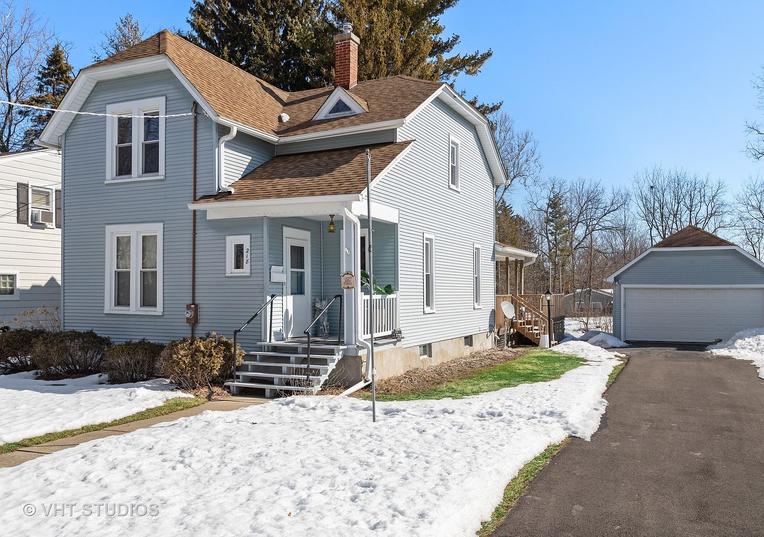 218 Pleasant St, Woodstock, IL 60098 Zillow