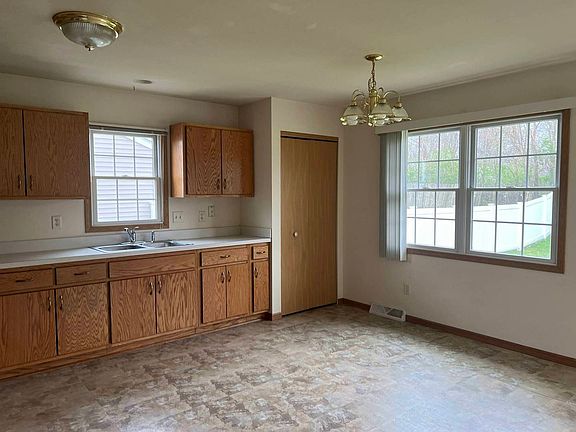 4th image of 863 Covey Ln
