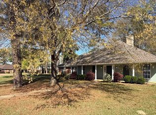 10 Estates Dr, Flowood, MS 39232