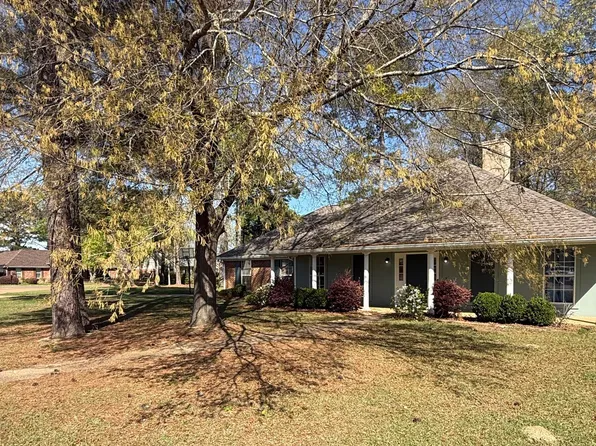 10 Estates Dr, Flowood, MS 39232