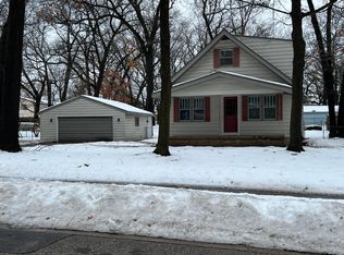 947 Oakcrest St SW, Wyoming, MI 49509