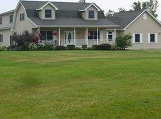 7990 Simms Rd, Lockport, NY 14094