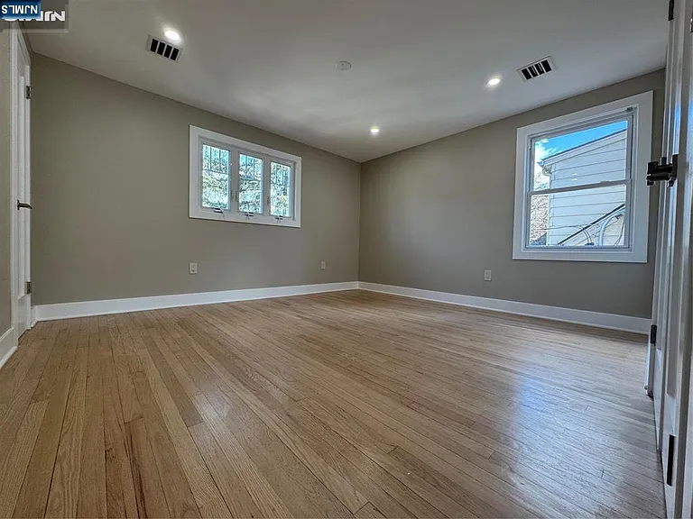 8 Dohrman Ave — Photo 14