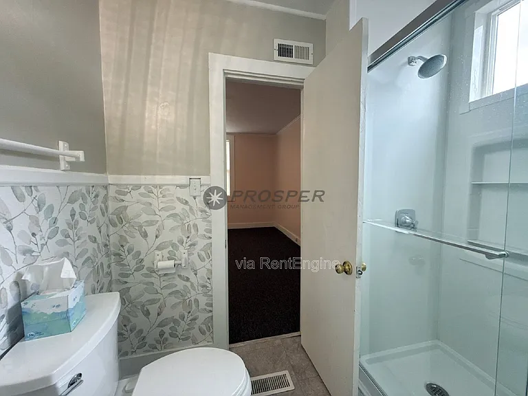 204 Fishburne St — Photo 15