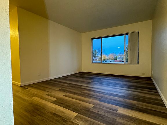 5th image of 645 Queens Ave APT 74