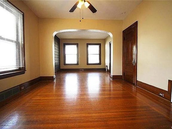 5th image of 310 Parkdale Ave #1