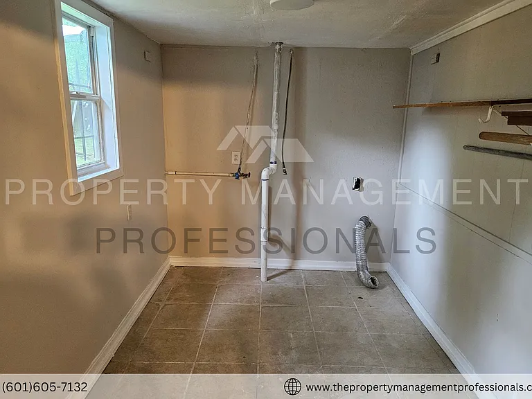 140 Neatherwood Dr — Photo 16
