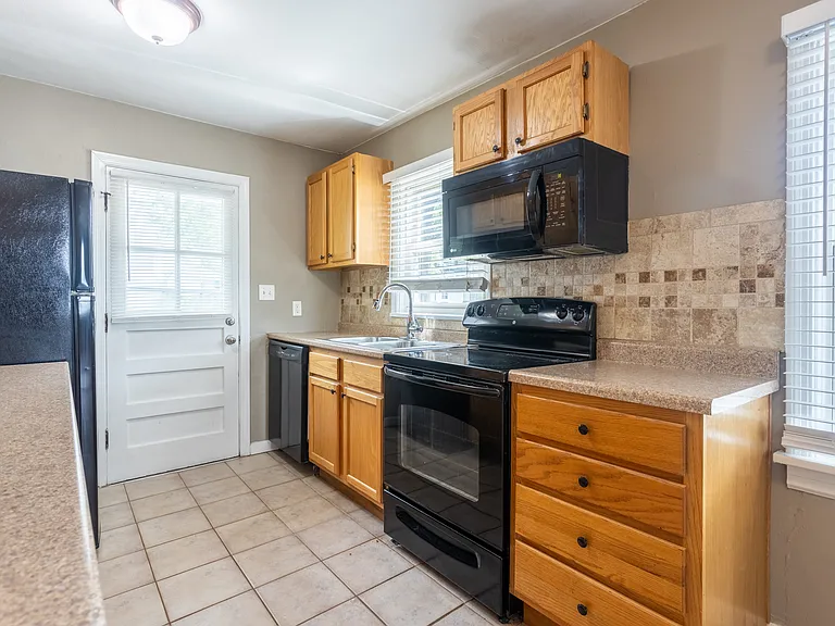 3575 Boswell Ave — Photo 13