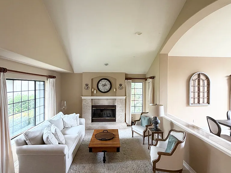 352 Troon Ct — Photo 16