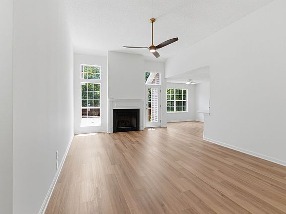 5th image of 6612 Shadyview Dr