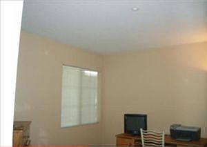 4th image of 15837 Mariposa Dr