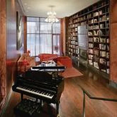 Rented by Compass | media 9