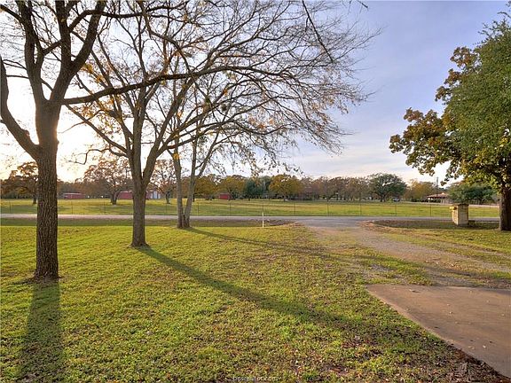 3rd image of 14469 Cheyenne Dr