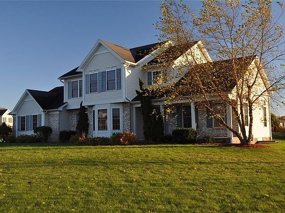 3rd image of 823 Bannerwood Dr