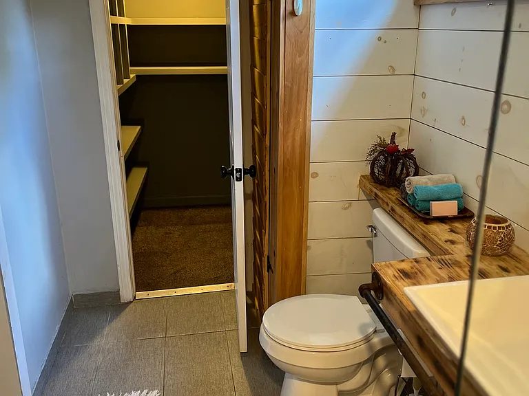 10 Cove Ave — Photo 44