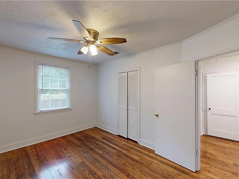 272 Border Dr W — Photo 16