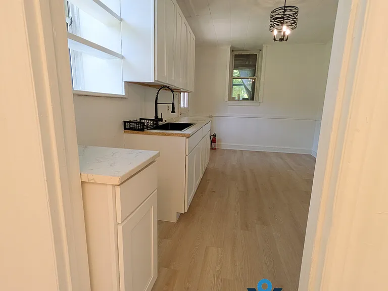 417 N Walnut St — Photo 15