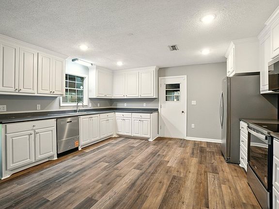 4th image of 103 Parkwood Dr