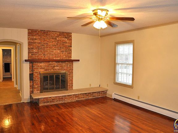 3rd image of 2833 SE Kentucky Ave