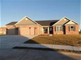1614 Ontario Dr, Waterloo, IL 62298