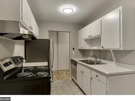 5th image of 2009 E 122nd St APT C23