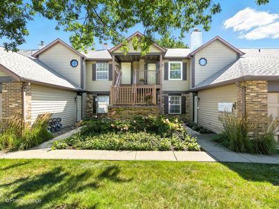 383 Sandhurst Cir APT 4, Glen Ellyn, IL, 60137