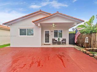 980 W 43rd Pl, Hialeah, FL 33012