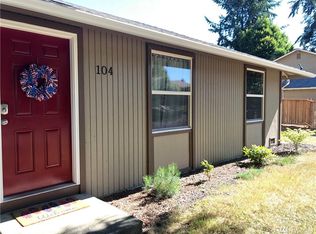 104 NE Buckeye Ln, Bremerton, WA 98311