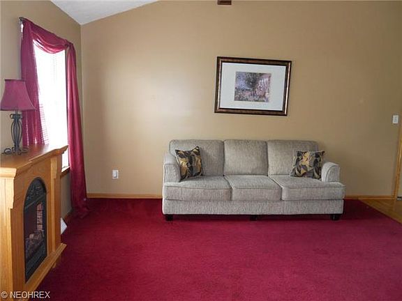 5th image of 474 Bruce Dr