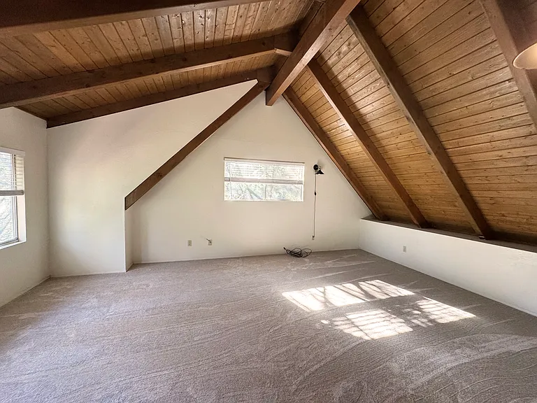 499 Grizzly Rd — Photo 12