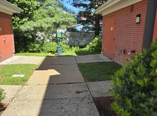 680 Boston Post Rd APT 32, Milford, CT 06460