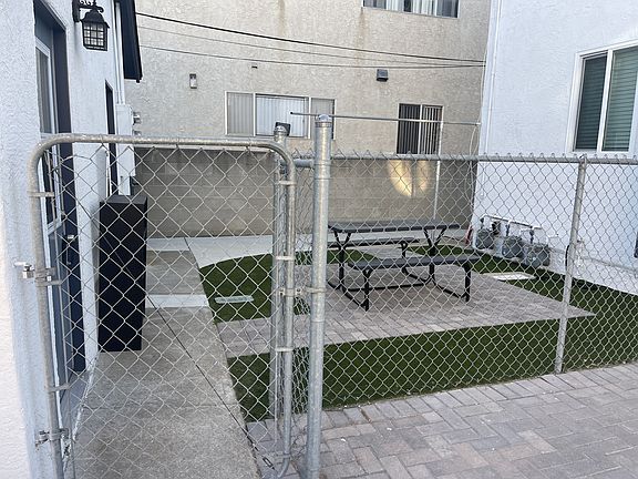 4th image of 941-47 Thomas Ave #941-A
