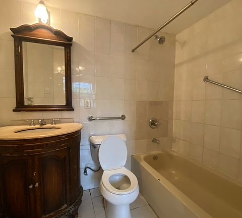 3rd image of 25-18 36th Ave #11