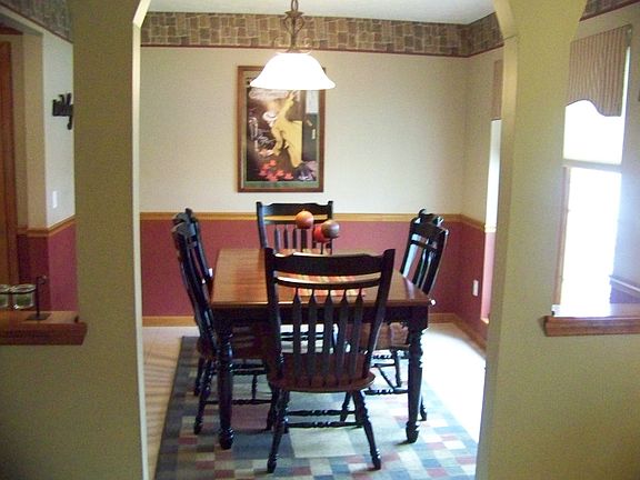 dinng room flows right into kitchen