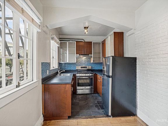 5th image of 2595 Clay St APT 3