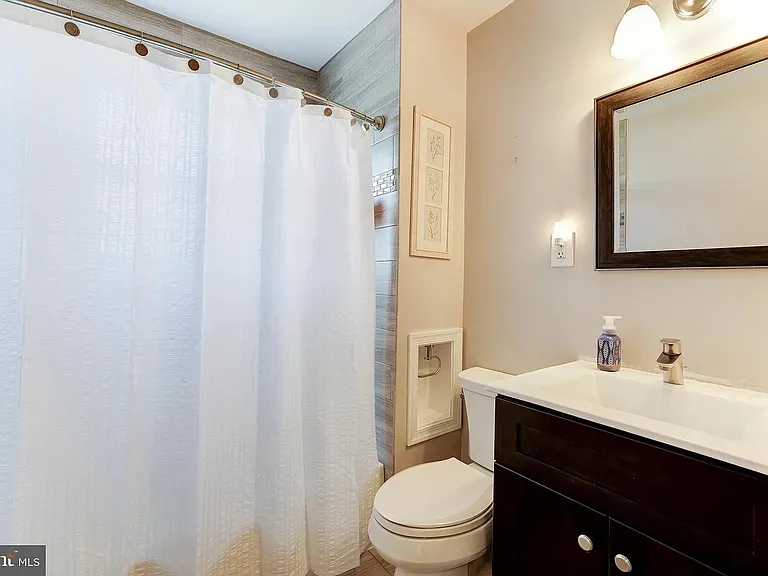 15010 Ulderic Dr — Photo 37