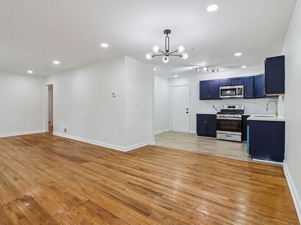 1st image of 3159 Bobolink Dr #4