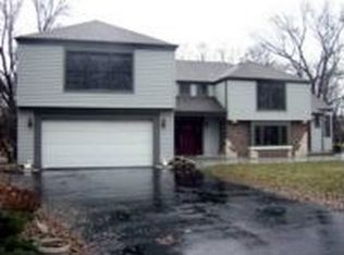 1009 N Meadow Ln, Mount Prospect, IL 60056