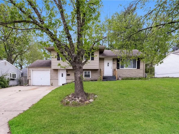 4843 NE Tullis Dr, Kansas City, MO 64119