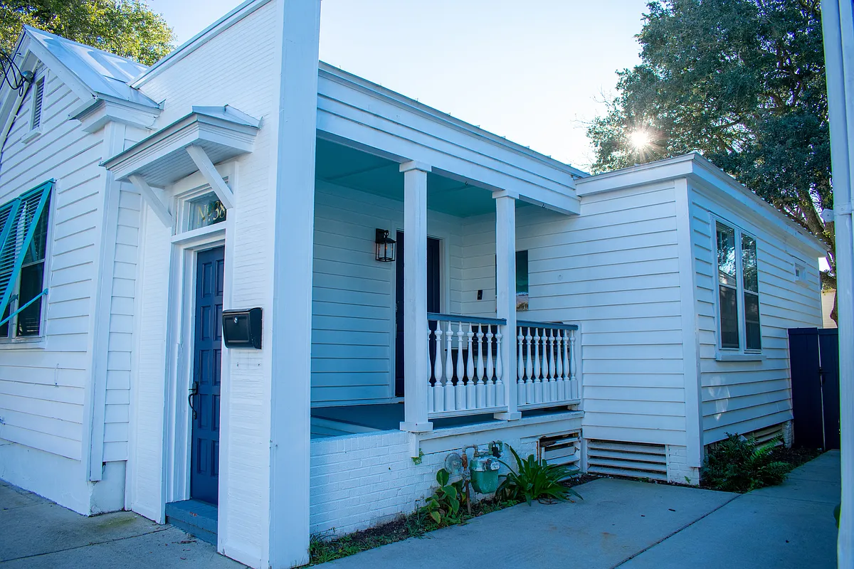 Building Photo - 381 Sumter St