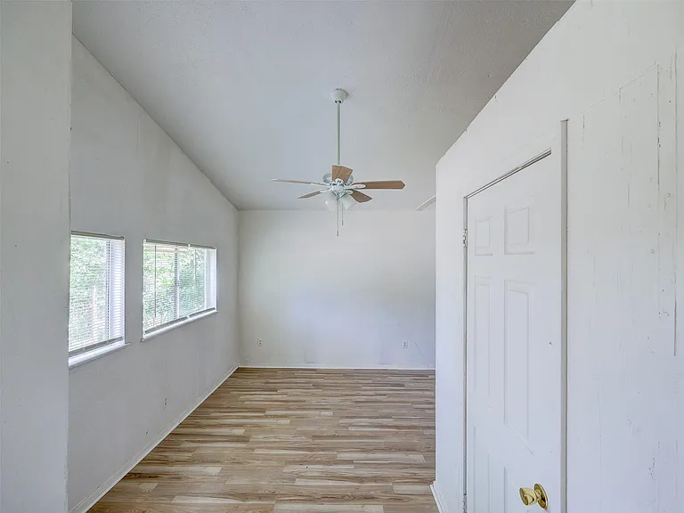 610 Linden St — Photo 26