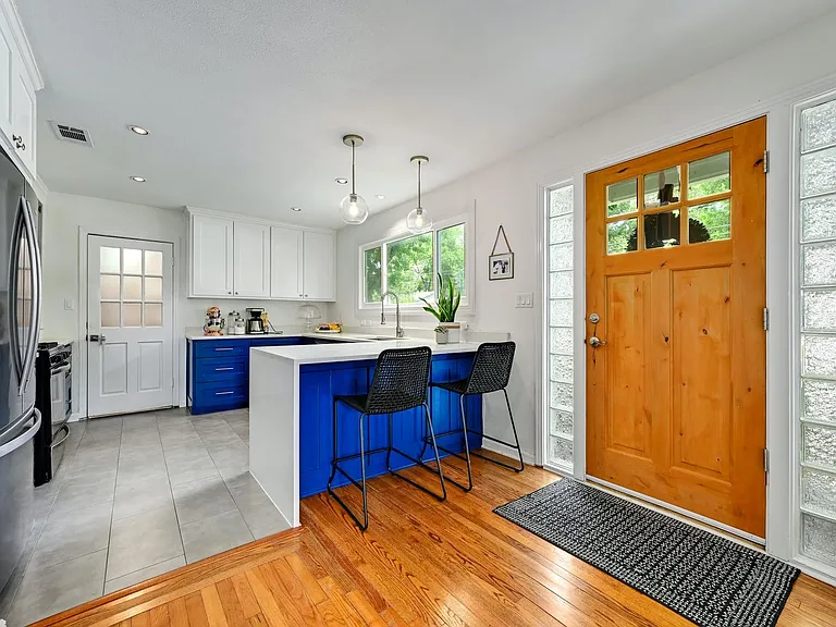 1709 Payne Ave — Photo 8