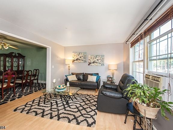 3rd image of 19 Franklin Pl