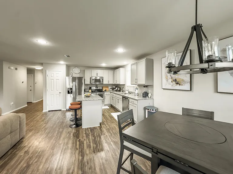 1809 Christopher Creek Dr — Photo 7