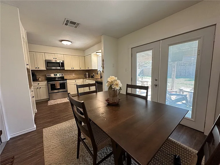 1213 Montreal Dr — Photo 18