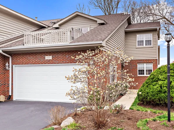 105 Willow Creek Ln, Willow Springs, IL 60480